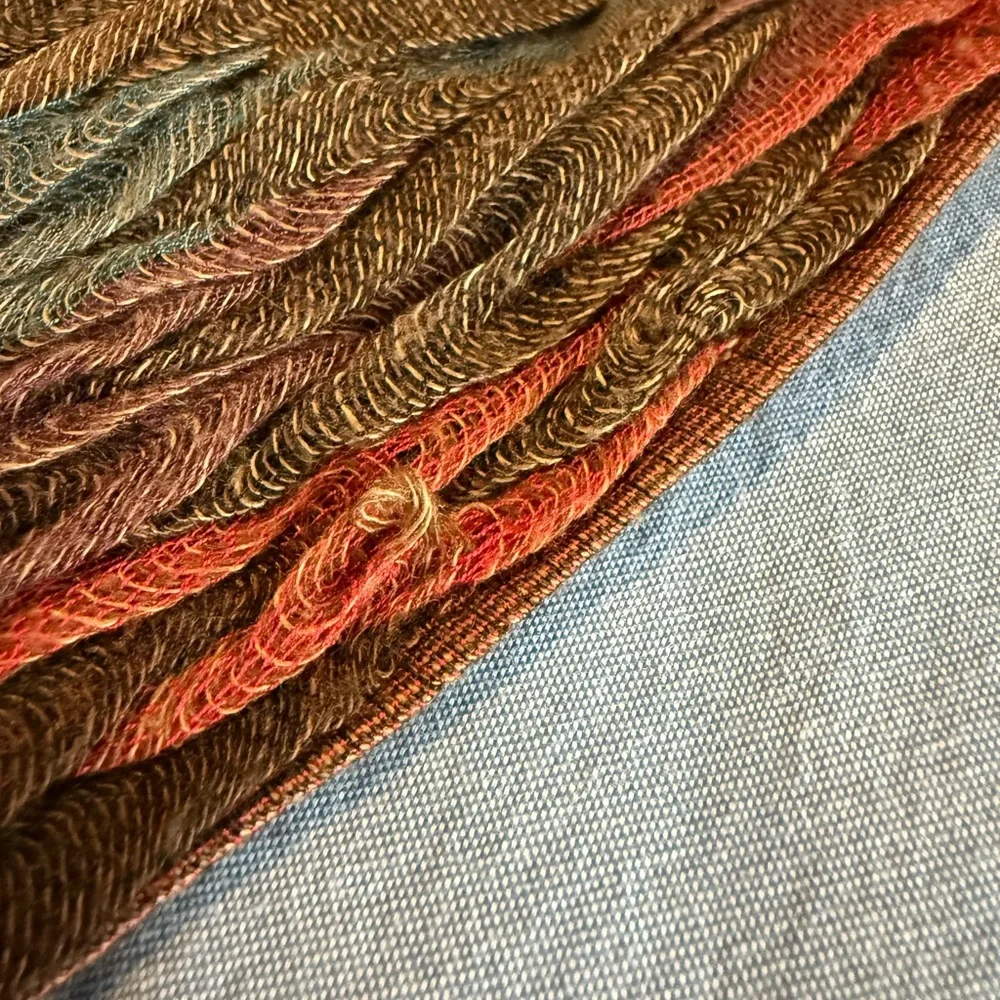 Multicolor Textured Scarf with Fringe